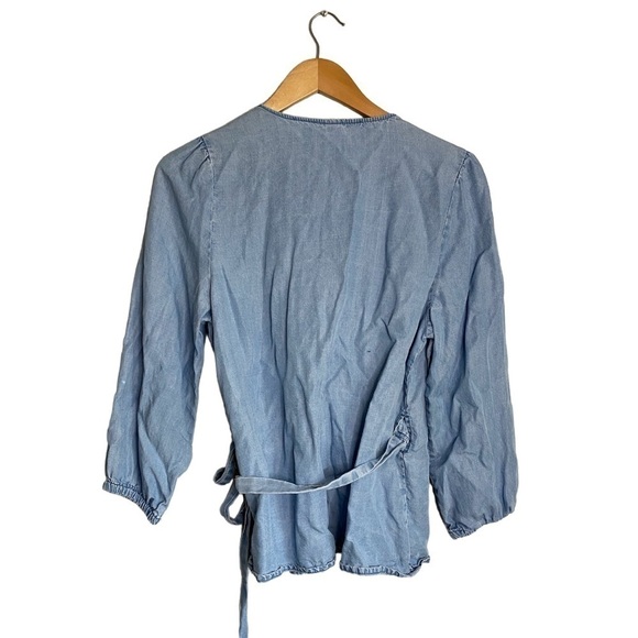 & Denim for H&M Chambray Lyocell Wrapover Blouse Lightweight Denim Size 2 - Picture 3 of 11